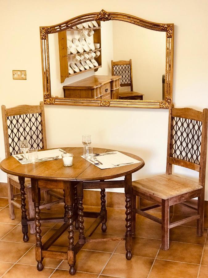 Charming Hen Cottage Countryside Retreat Lincoln Newball Εξωτερικό φωτογραφία