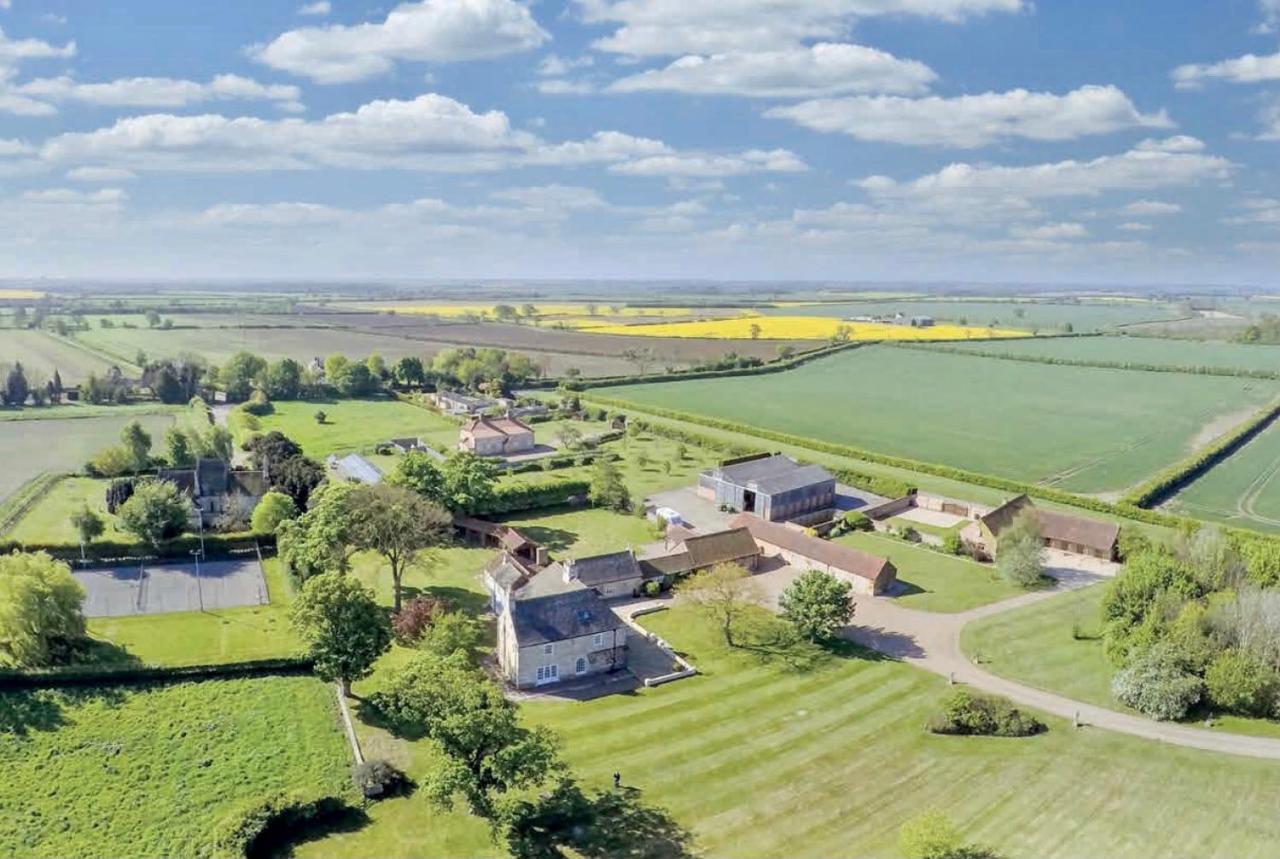Charming Hen Cottage Countryside Retreat Lincoln Newball Εξωτερικό φωτογραφία