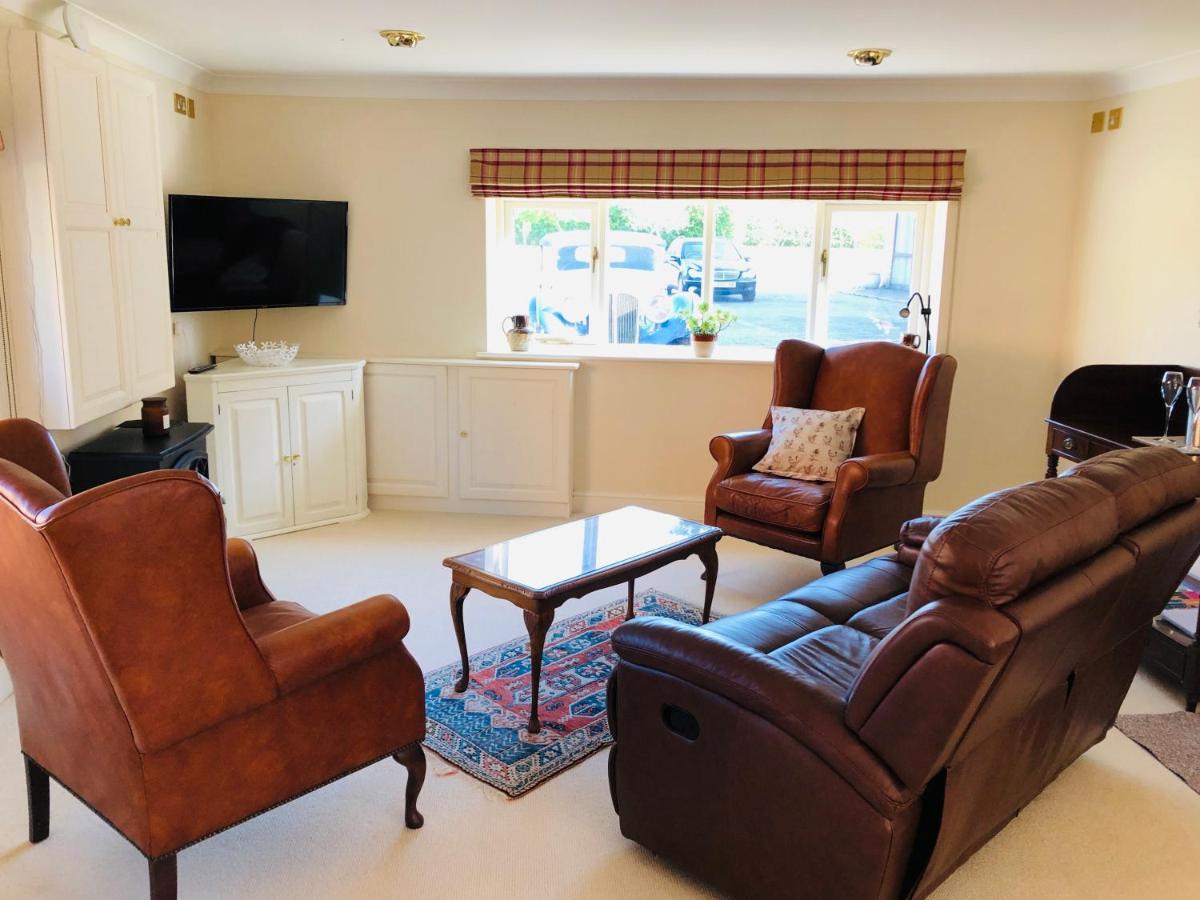Charming Hen Cottage Countryside Retreat Lincoln Newball Εξωτερικό φωτογραφία