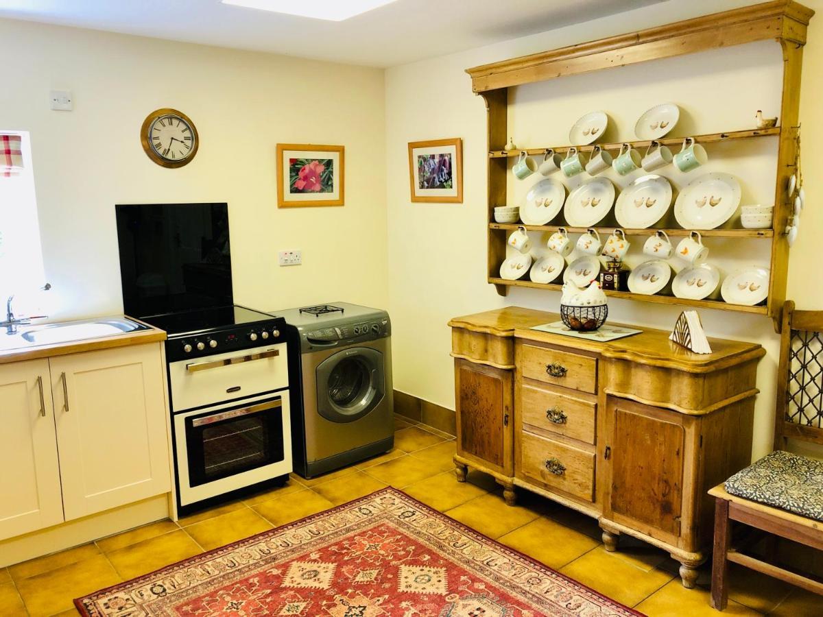 Charming Hen Cottage Countryside Retreat Lincoln Newball Εξωτερικό φωτογραφία