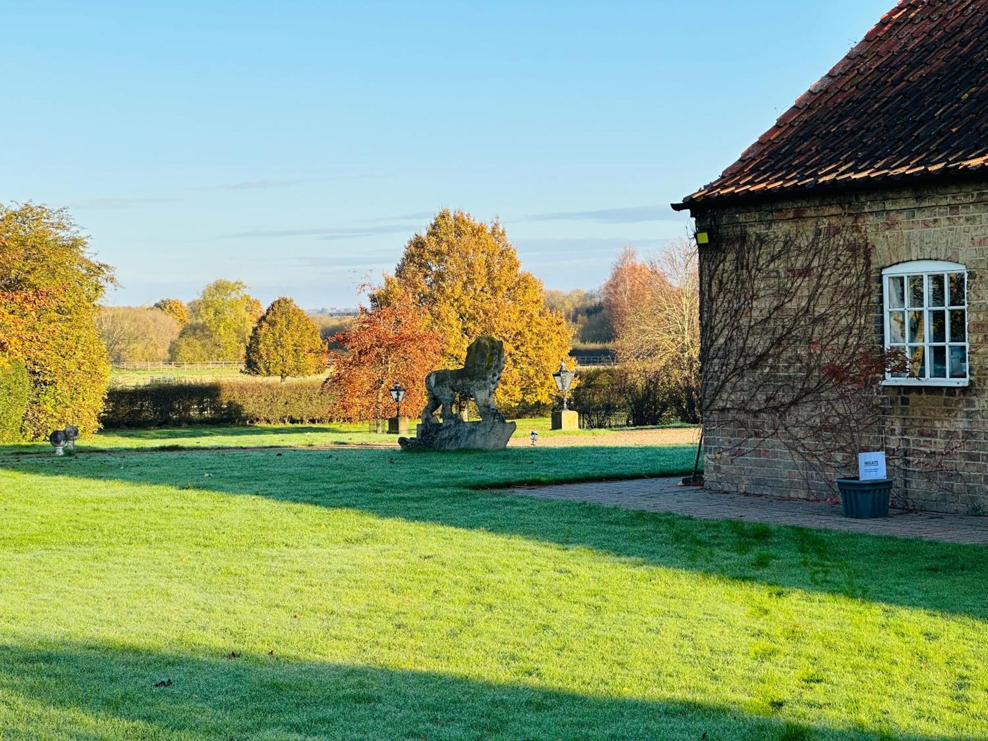 Charming Hen Cottage Countryside Retreat Lincoln Newball Εξωτερικό φωτογραφία