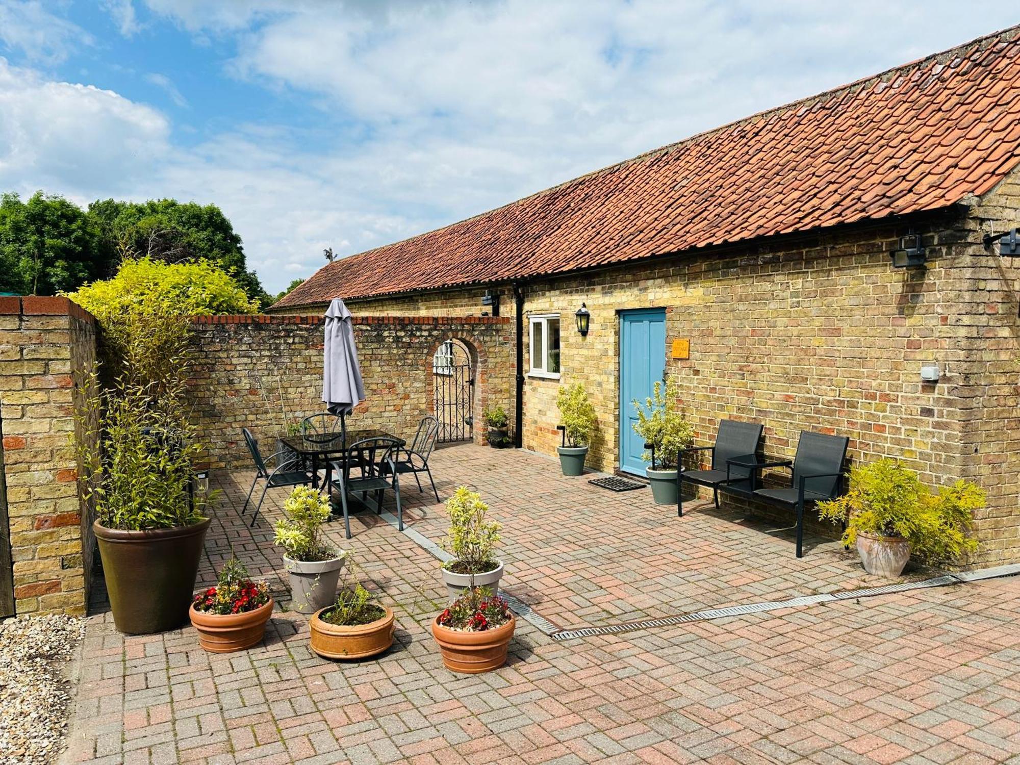 Charming Hen Cottage Countryside Retreat Lincoln Newball Εξωτερικό φωτογραφία